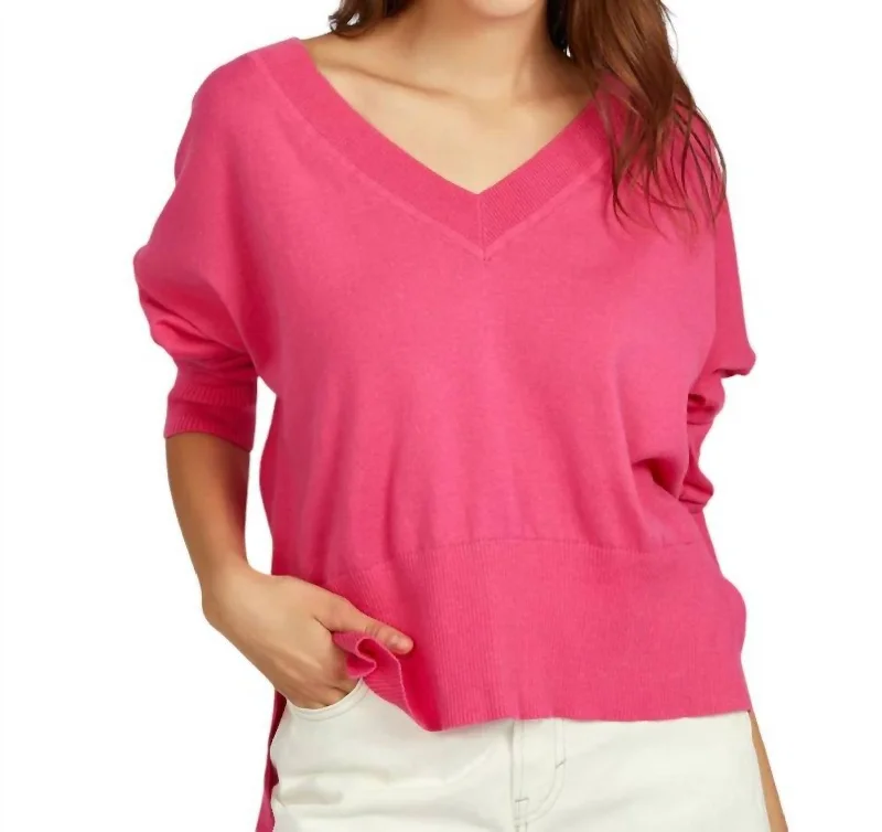 Noor Oversized V-Neck Pullover In Shocking Pink